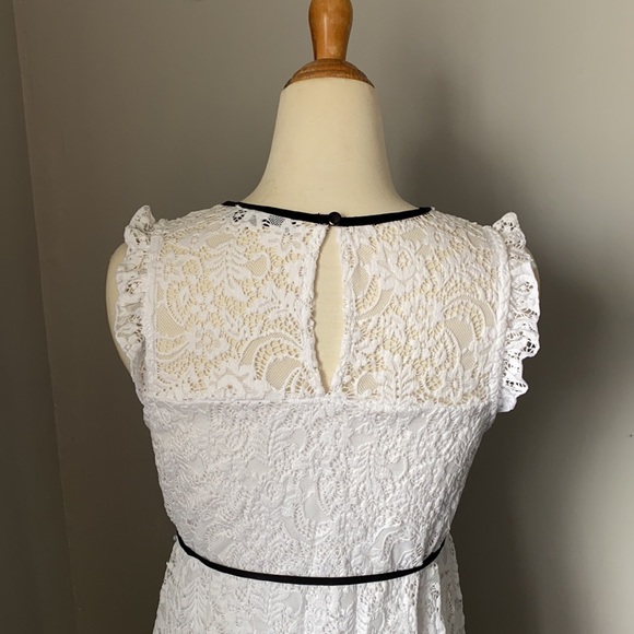 Stork & Babe | White Lace top - Picture 5 of 5
